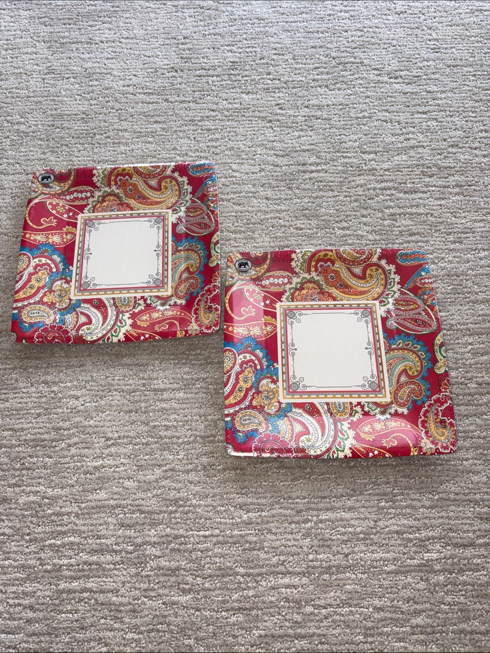 2 Sets Red Paisley Paper Dinner Plates (16)